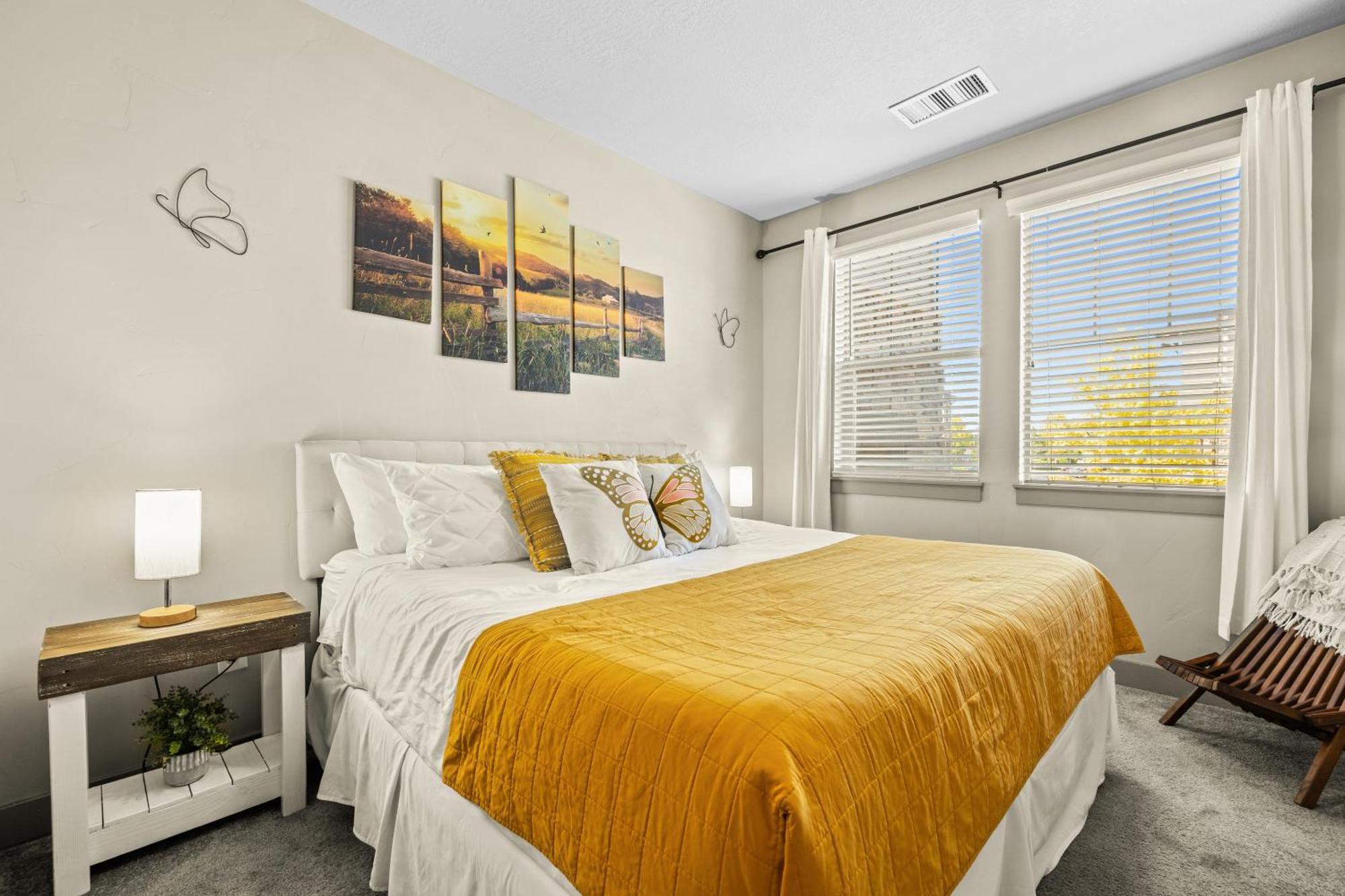Butterfly Themed Kings Apartment With Private Garage & Access To Lux Hot Tub, Bbq & Gym South Jordan Eksteriør billede